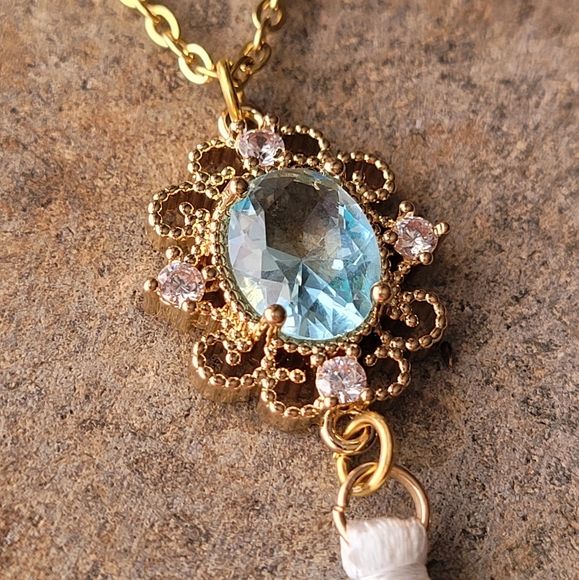 18k Aquamarine Stone Pendant Necklace - Picture 4 of 6